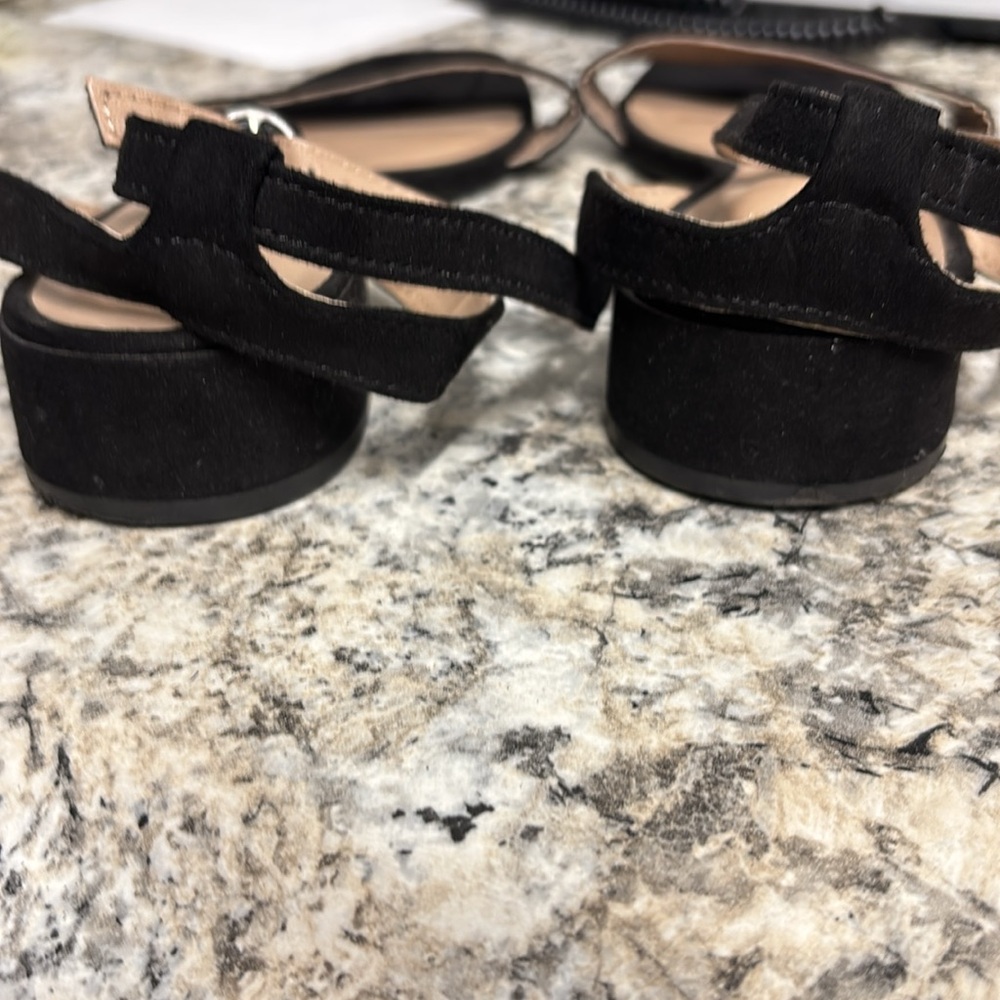 Cushionaire,Black Women's open toe, Sandals. Size 9.5 - Picture 3 of 7